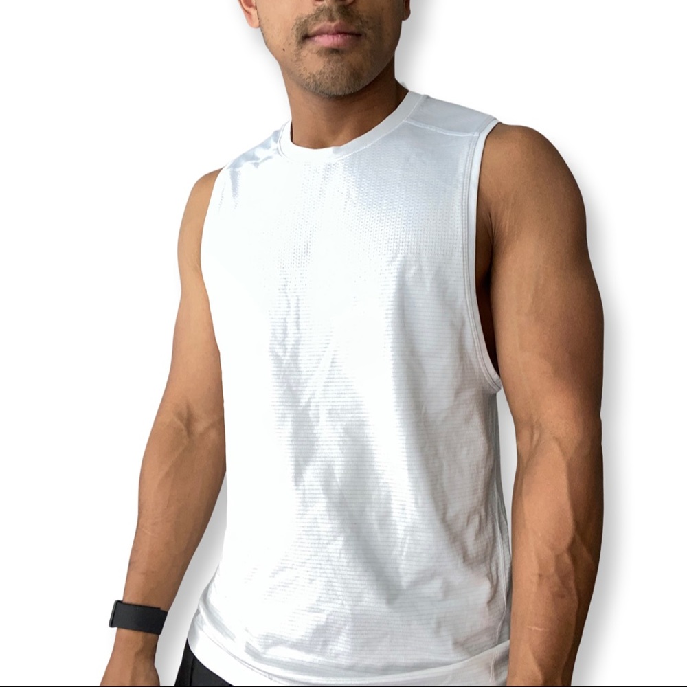 LULULEMON muscle tank top  “metal vent tech”. Size Medium
